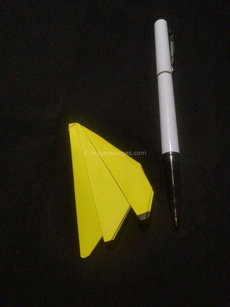 Origami Banana Step: 8a