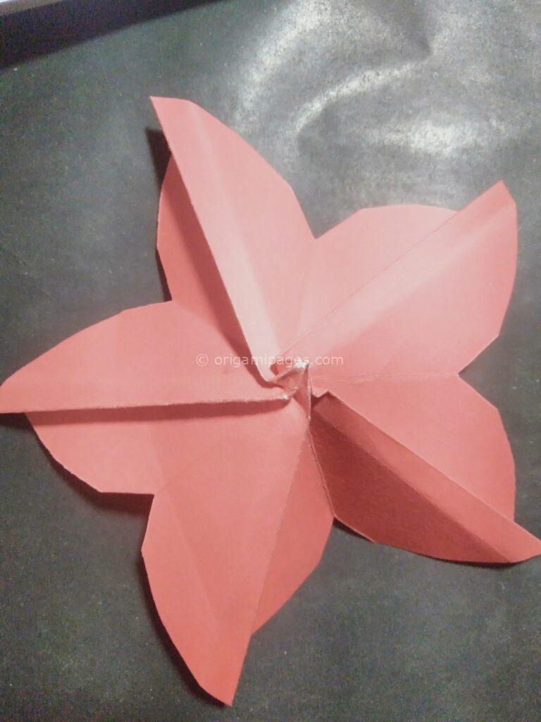Origami cherry blossom step: 11a