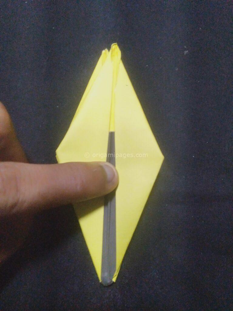 origami sunflower step: 11a
