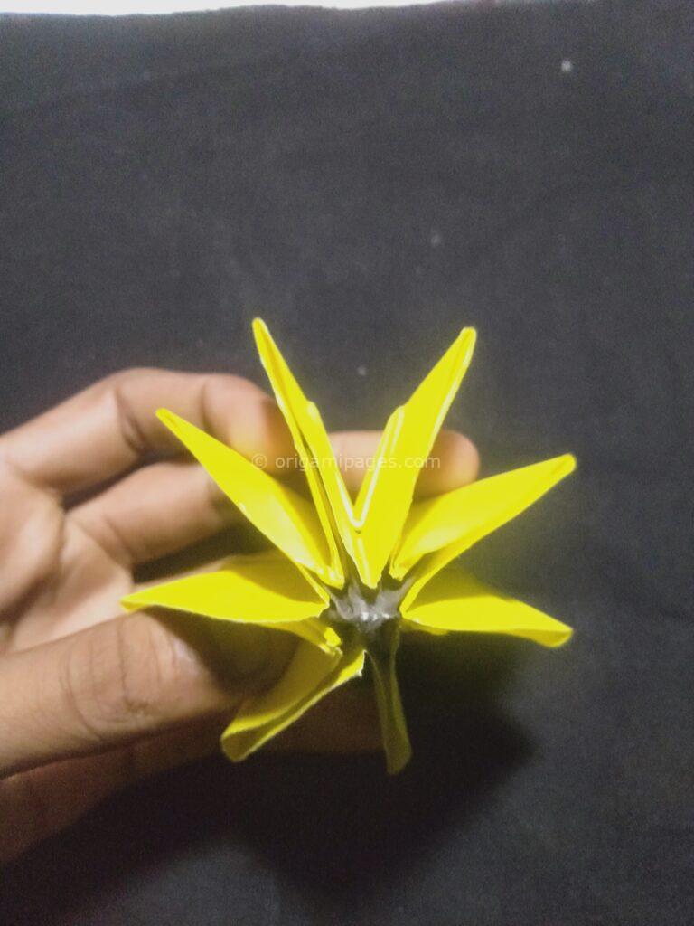 origami sunflower step: 13a