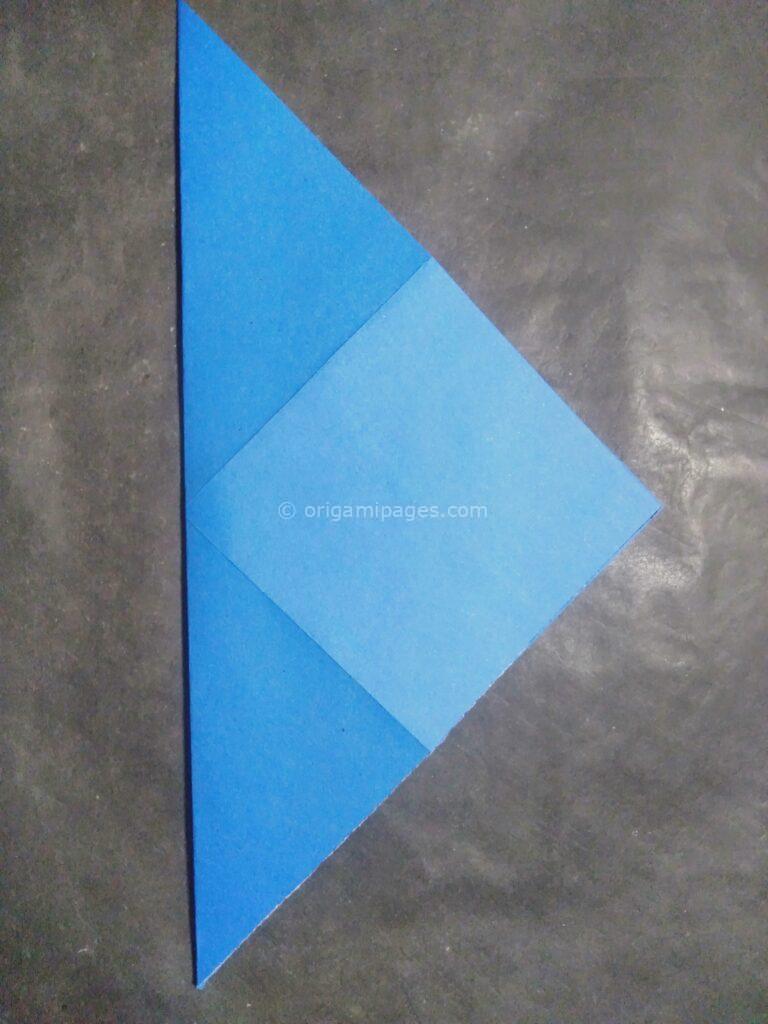Origami cornflower step: 3a