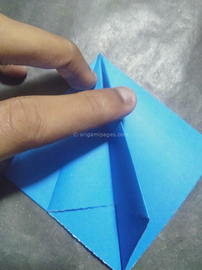 Origami cornflower step: 6a
