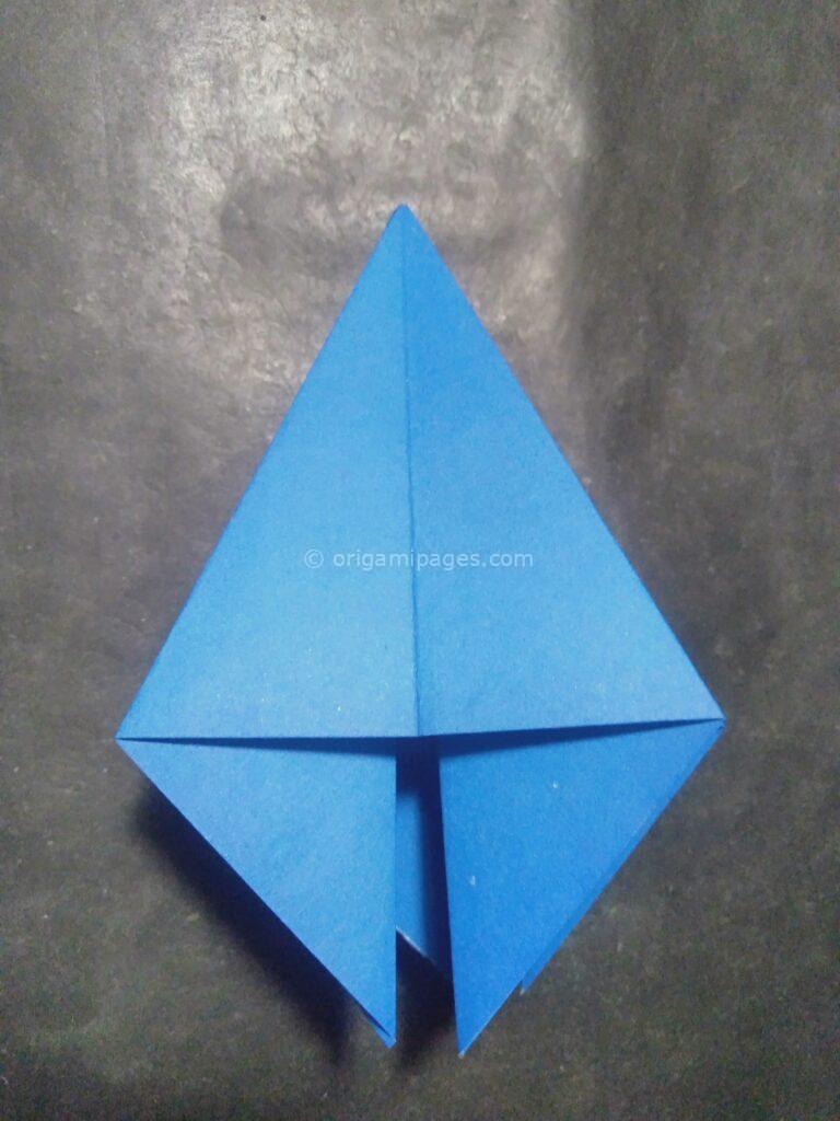 Origami cornflower step: 6c