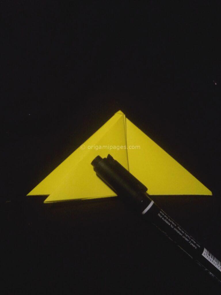 Origami Banana Step: 5b