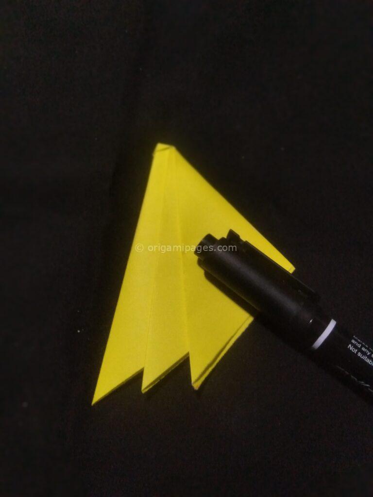 Origami Banana Step: 5c