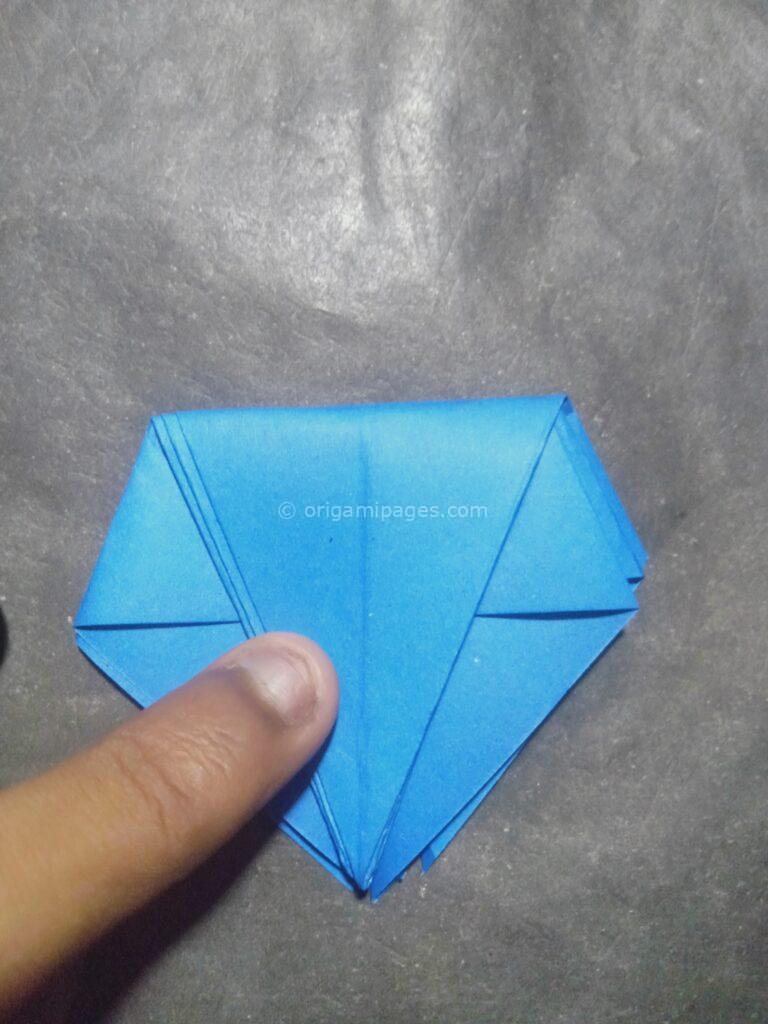 Origami cornflower step: 7a