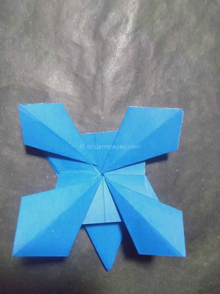 Origami cornflower step: 9c