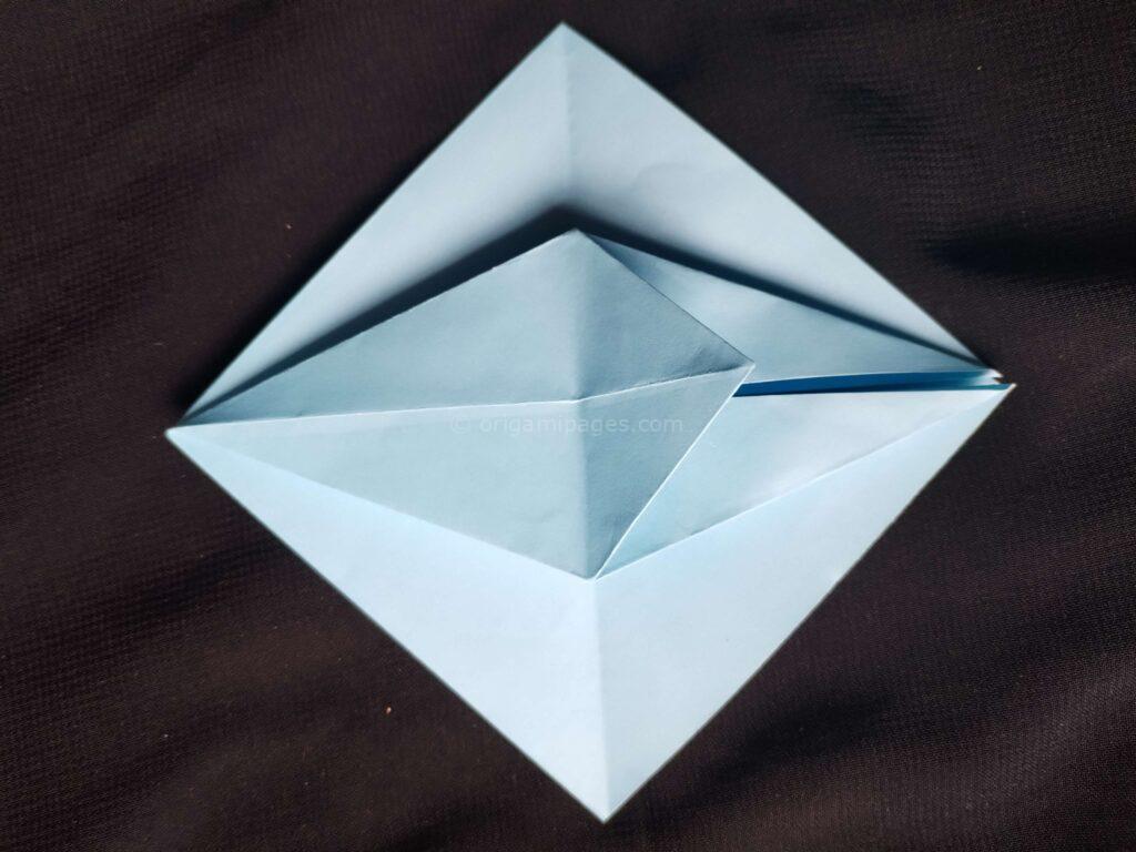 Origami bell flower step: 8b
