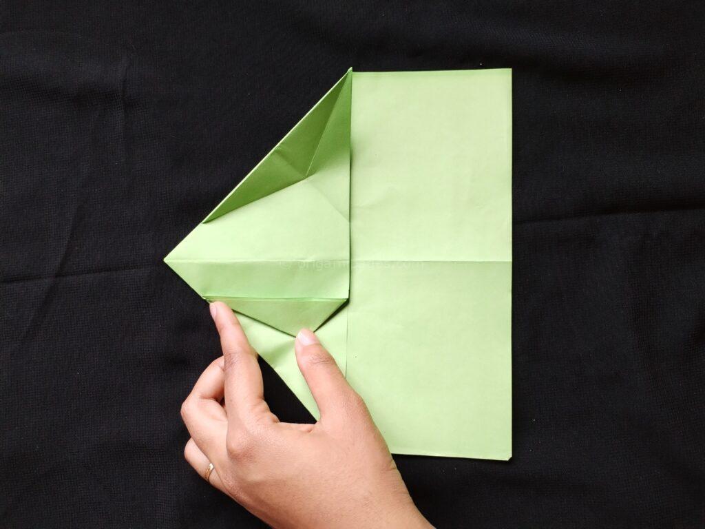 Star crusher paper airplane Step: 7d