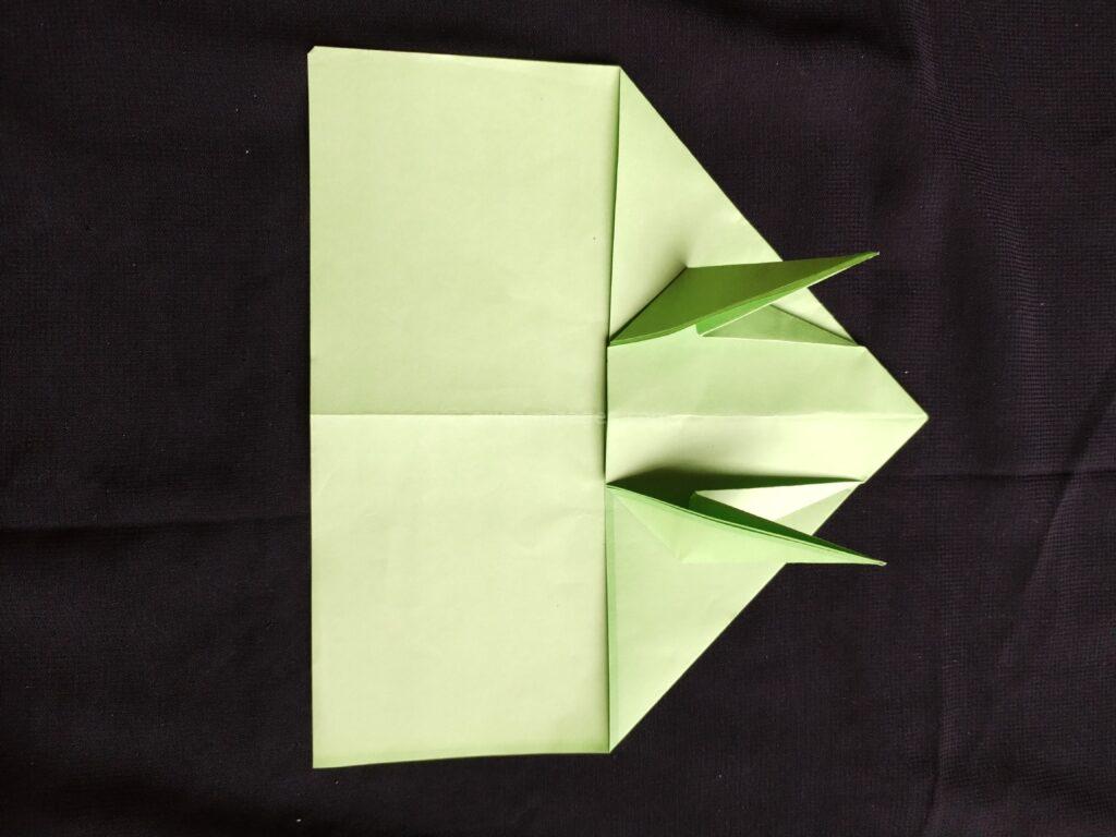 Star crusher paper airplane Step: 7e