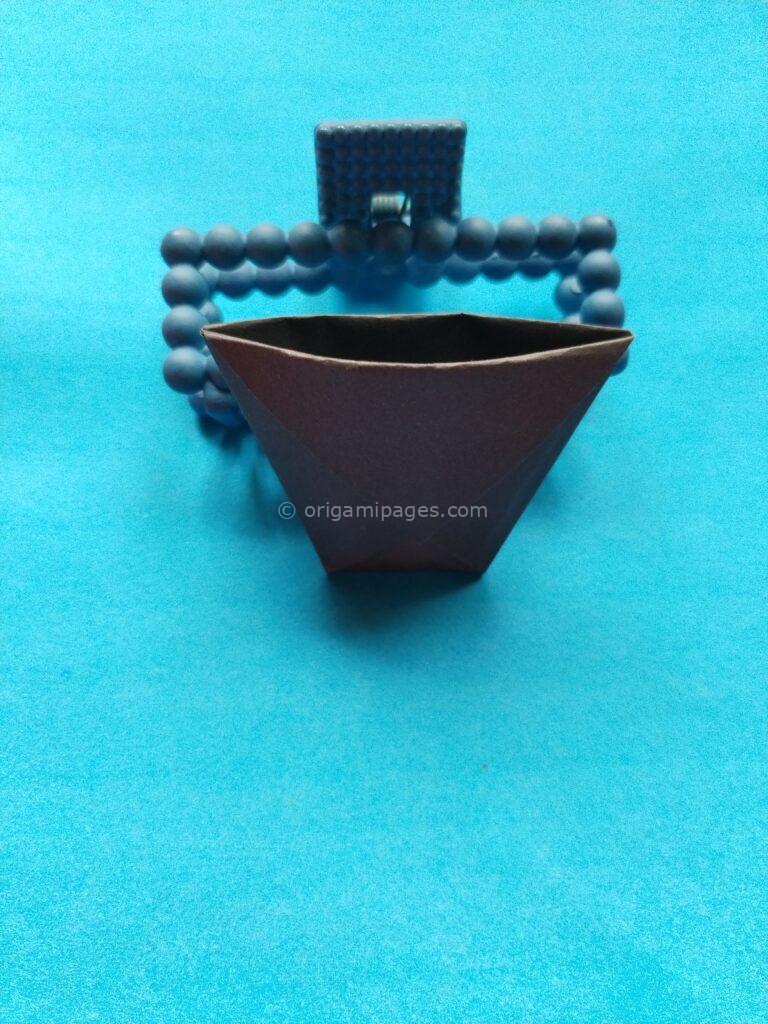 Origami Cup Step: 5b or Final Step