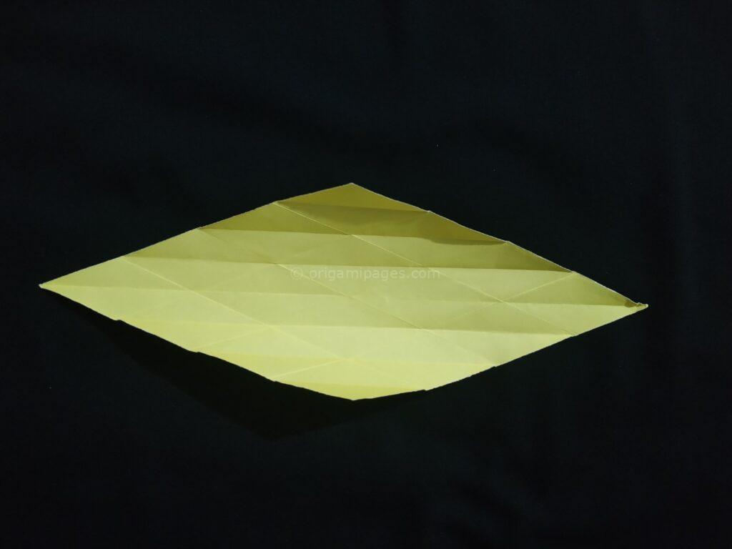Origami Moon Step: 7a