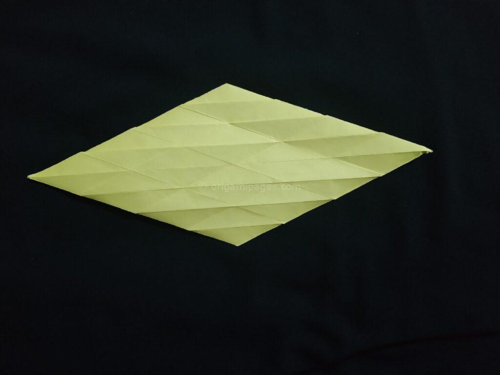 Origami Moon Step: 7b