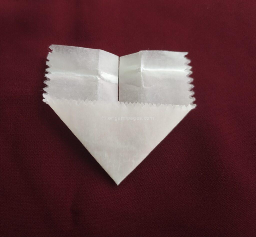 Gum Wrapper Origami Heart Step: 3-c