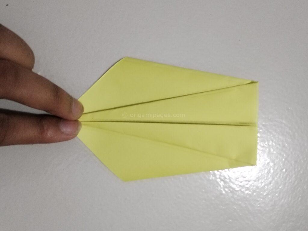 Origami pelican step: 4-b